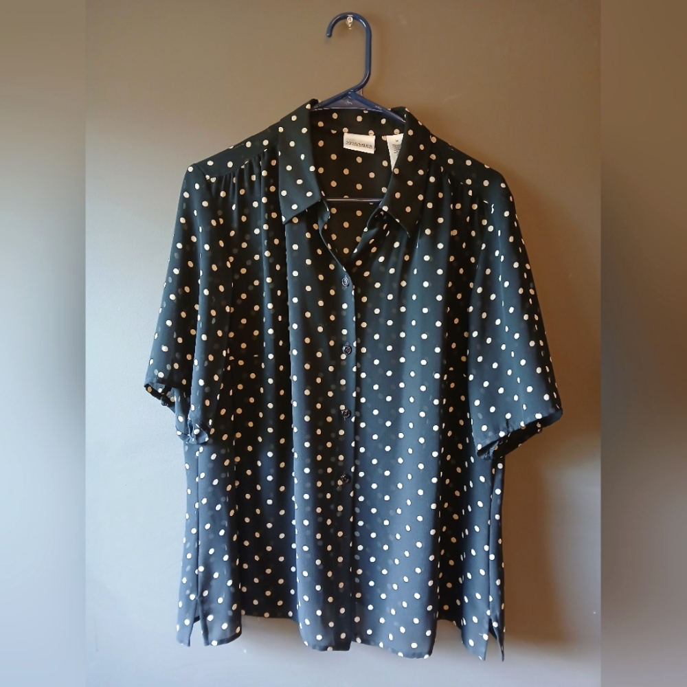 VILLAGER BY LIZ CLAIBORNE WOMEN'S SIZE 14 BLACK AND CREAM BUSINESS CASUAL TOP